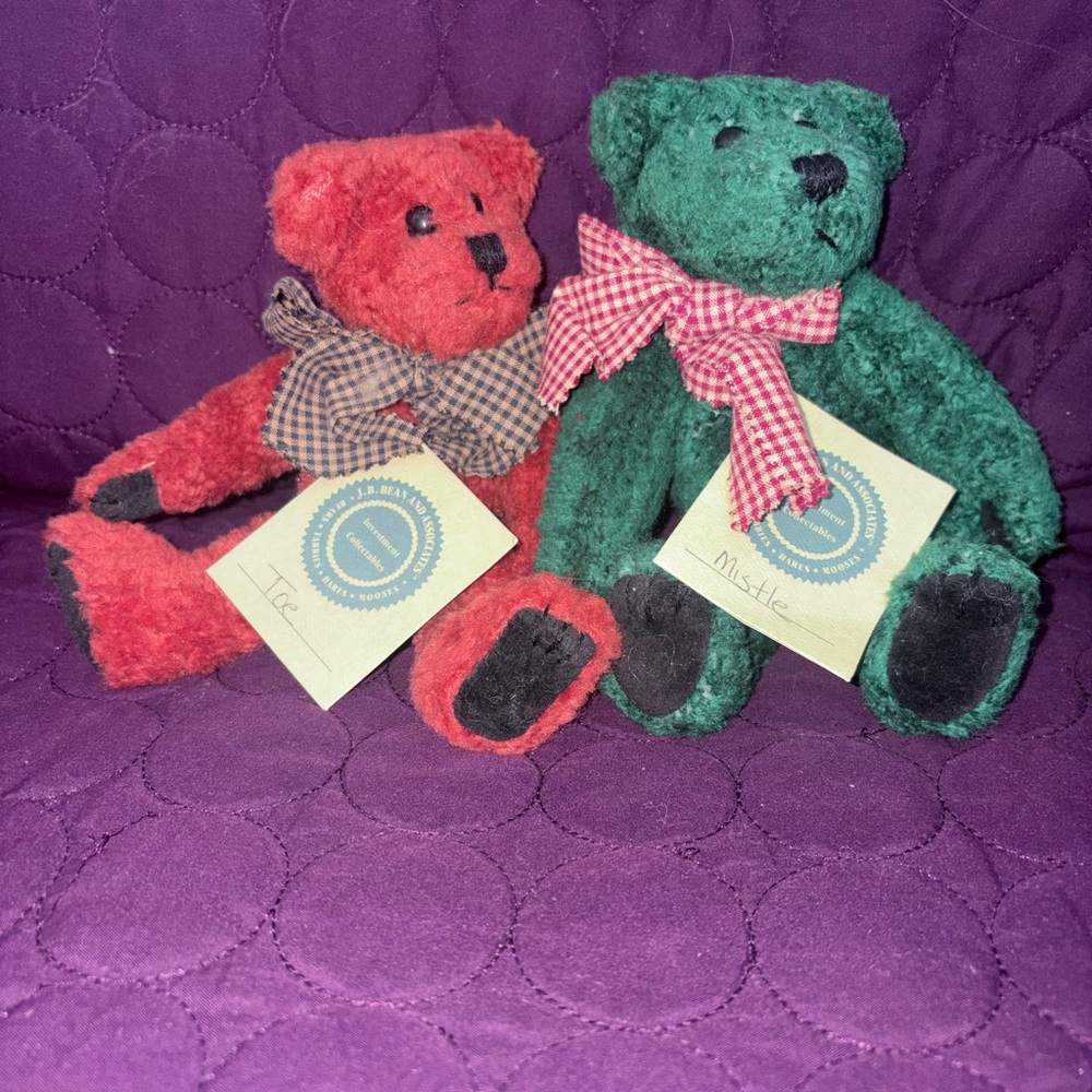 Boyds Bears Mistle and Toe 6 inch bears. Bean filled.